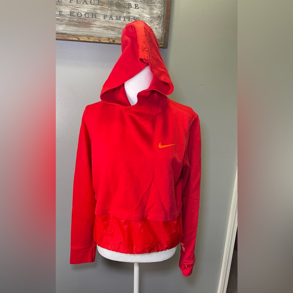 Nike Women's Long Sleeve Cropped Perforated Cinched Waist Pullover Hoodie Size M